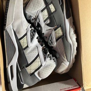 Nike Air Max 90 Leather - Men's Size 10 Shoe